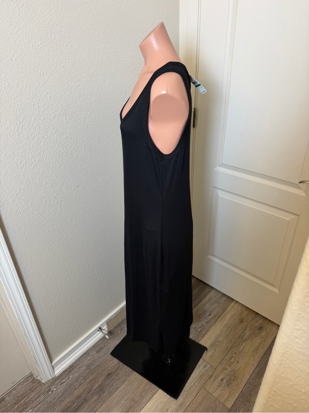 Tommy Bahama Black Sleeveless Scoop Neck Maxi Dress - Picture 2 of 5